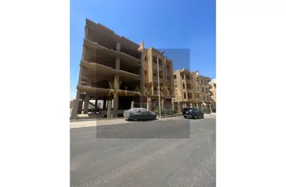Apartment - 2 Bedrooms - 2 Bathrooms for sale in Gardenia Springs - Ext North Inves Area - New Cairo City - Cairo