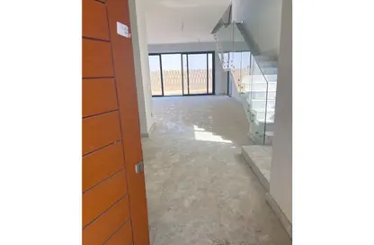 فيلا - 5 غرف نوم - 5 حمامات للبيع في كمبوند البروج - كمبوندات الشروق - مدينة الشروق - القاهرة