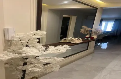 شقة - 3 غرف نوم - 3 حمامات للبيع في جاليريا  مون فالى - المستثمرين الجنوبية - مدينة القاهرة الجديدة - القاهرة