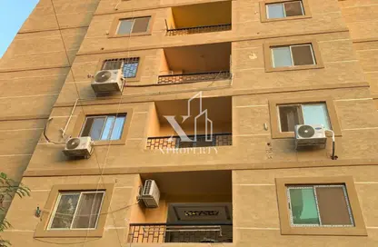 Apartment - 3 Bedrooms - 1 Bathroom for sale in Al Hay Al Thalith St. - 3rd District - 6 October City - Giza