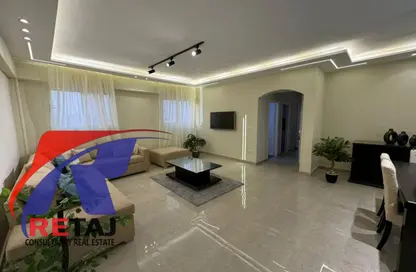 Apartment - 3 Bedrooms - 2 Bathrooms for rent in Orouba Axis - Area A - Ganoob El Acadimia - New Cairo City - Cairo
