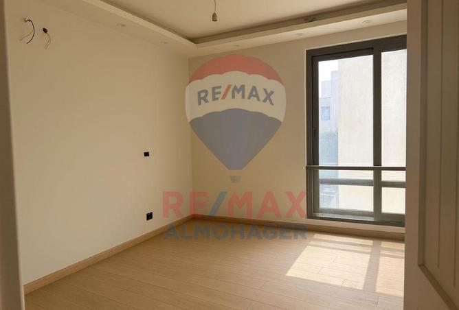 8121425 - Property Image 3