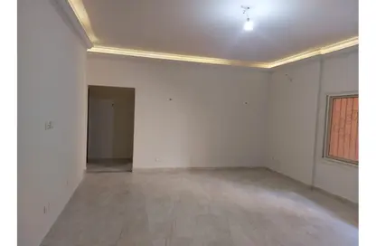 Apartment - 2 Bedrooms - 1 Bathroom for rent in El Yasmeen 8 - El Yasmeen - New Cairo City - Cairo