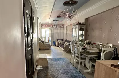 Apartment - 3 Bedrooms - 1 Bathroom for sale in Zein Al Abdeen St. - Moharam Bek - Hay Wasat - Alexandria