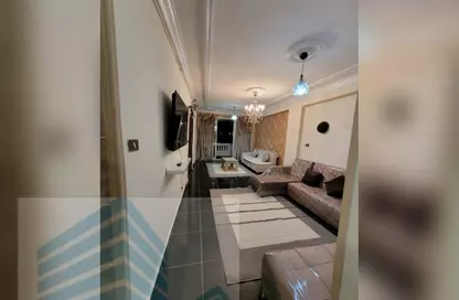 شقة - 3 غرف نوم - 2 حمامات للايجار في شارع إسماعيل الفنجرى - كامب شيزار - حي وسط - الاسكندرية