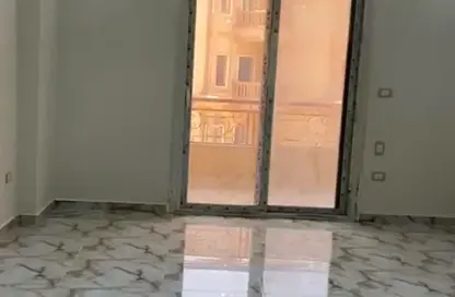 Apartment - 3 Bedrooms - 2 Bathrooms for rent in North Lotus - El Lotus - New Cairo City - Cairo