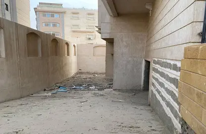بناية كاملة - استوديو - 2 حمامات للبيع في محور محمد نجيب - ابو الهول - مدينة القاهرة الجديدة - القاهرة