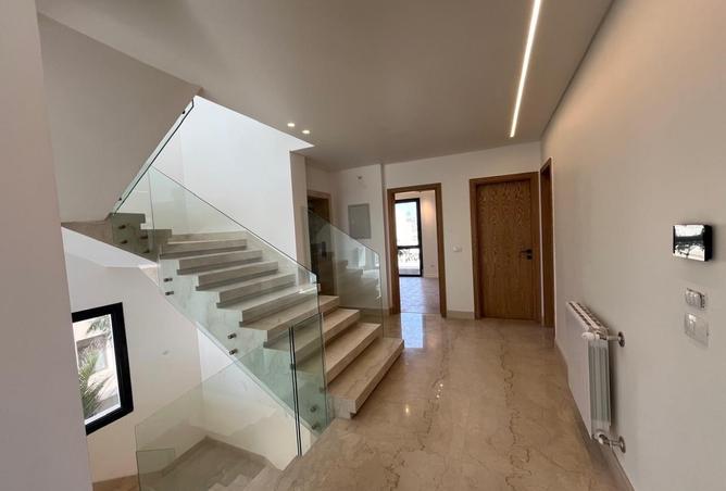 8386901 - Property Image 2