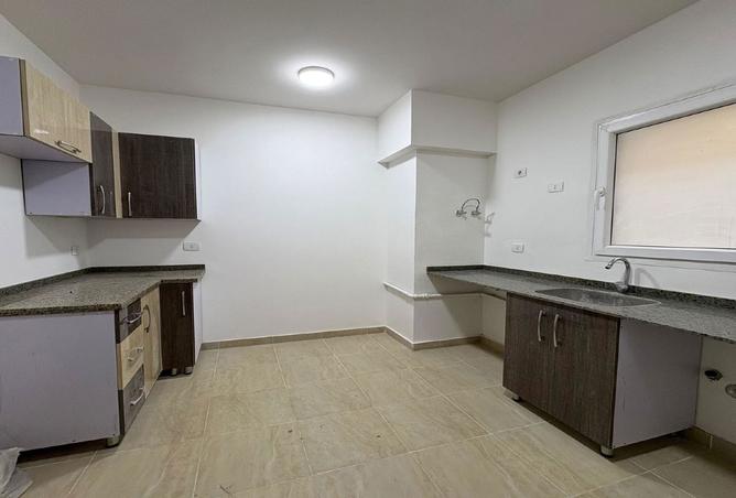 8010306 - Property Image 3