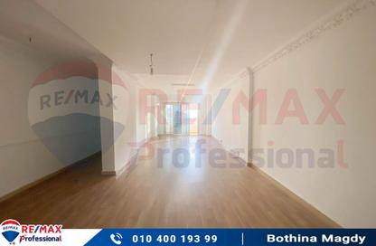 Apartment - 3 Bedrooms - 2 Bathrooms for rent in Sant Giyn St. - Kafr Abdo - Roushdy - Hay Sharq - Alexandria