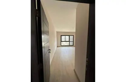 Apartment - 4 Bedrooms - 3 Bathrooms for sale in Mountain View iCity - 5th Settlement Compounds - The 5th Settlement - New Cairo City - Cairo