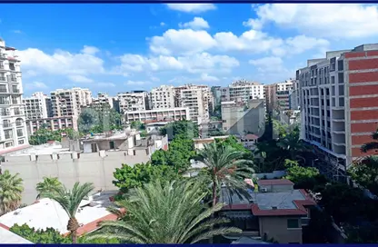 Apartment - 3 Bedrooms - 2 Bathrooms for sale in Kamal Eldin Salah St. - Smouha - Hay Sharq - Alexandria