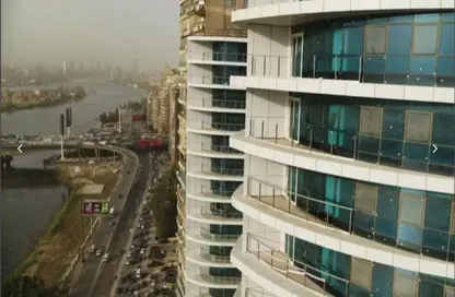 Hotel Apartment - 4 Bedrooms - 5 Bathrooms for sale in Emtedad Kornish Al Nile St. - Garden City - Cairo