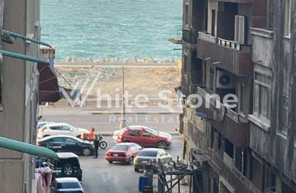 شقة - 3 غرف نوم - 2 حمامات للبيع في سابا باشا - حي شرق - الاسكندرية