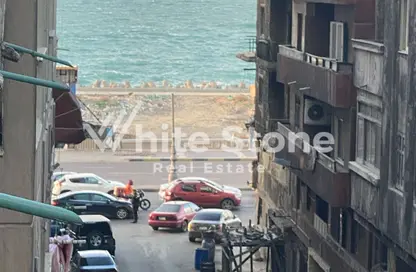 شقة - 3 غرف نوم - 2 حمامات للبيع في سابا باشا - حي شرق - الاسكندرية
