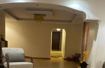 شقة - 4 غرف نوم - 2 حمامات للبيع في شارع محمد المقريف - المنطقة السادسة - مدينة نصر - القاهرة