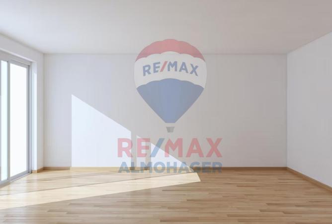 8021380 - Property Image 2