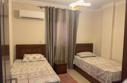 Apartment - 2 Bedrooms - 1 Bathroom for rent in Ismail Mohamed St. - Zamalek - Cairo Apartment - 2 Bedrooms - 1 Bathroom for rent in Ismail Mohamed St. - Zamalek - Cairo