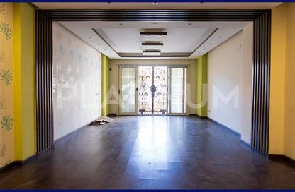 Apartment - 2 Bedrooms - 2 Bathrooms for sale in Smouha Square - Smouha - Hay Sharq - Alexandria