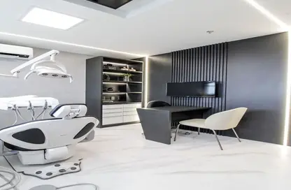 Clinic - Studio - 1 Bathroom for sale in Five Fifty Five - Al Mostakbal St. - 2nd District - Sheikh Zayed City - Giza