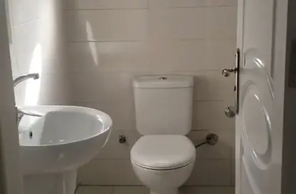 مكتب عمل جماعي - استوديو - 4 حمامات للايجار في شارع شهاب - المهندسين - الجيزة