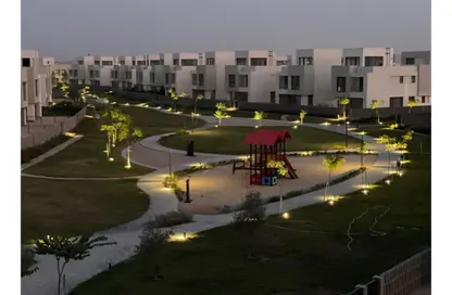 منزل مزدوج - 5 غرف نوم - 5 حمامات للبيع في كمبوند البروج - كمبوندات الشروق - مدينة الشروق - القاهرة