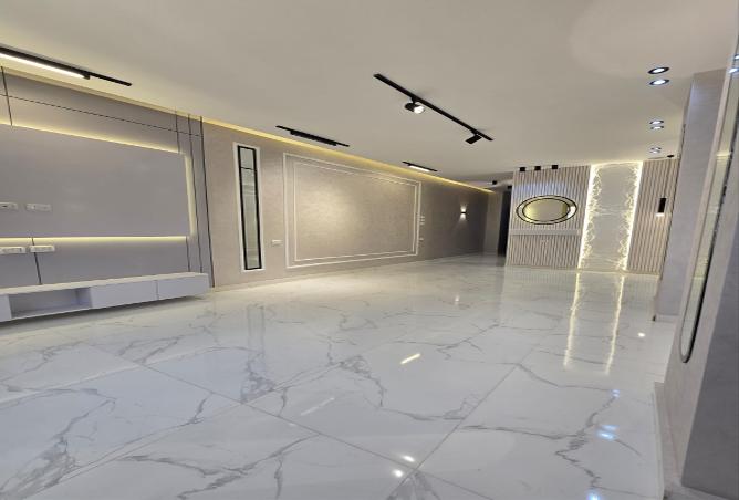 7989915 - Property Image 2