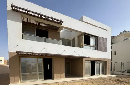Villa - 4 Bedrooms - 5 Bathrooms for sale in Upville - Cairo Alexandria Desert Road - 6 October City - Giza