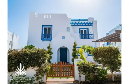 Chalet - 2 Bedrooms - 2 Bathrooms for sale in Mountain View - Ras Al Hekma - North Coast