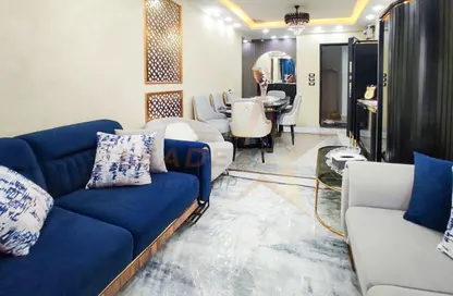 Apartment - 2 Bedrooms - 1 Bathroom for sale in Al Hilton St. - Smouha - Hay Sharq - Alexandria