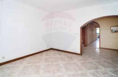 Apartment - 4 Bedrooms - 2 Bathrooms for sale in Glim - Hay Sharq - Alexandria