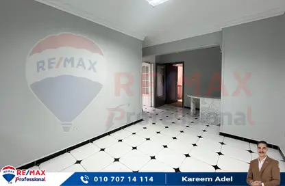 Office Space - Studio - 1 Bathroom for rent in Abdel Salam Aref St. - Glim - Hay Sharq - Alexandria
