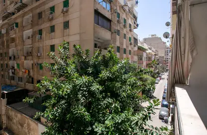 Apartment - 3 Bedrooms - 2 Bathrooms for sale in Aziz Kaheel St. - Tharwat - Hay Sharq - Alexandria