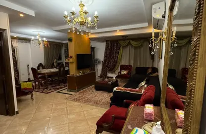Duplex - 4 Bedrooms - 2 Bathrooms for sale in Quraish St. - 6th Zone - Nasr City - Cairo