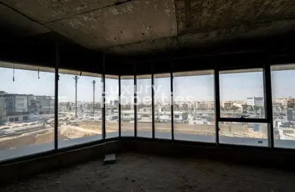 Retail - Studio for sale in Mohamed Naguib Axis - North Investors Area - New Cairo City - Cairo