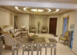 شقة - 3 غرف نوم - 2 حمامات للبيع في شارع الشهيد جلال الدسوقى - وابور المياة - حي وسط - الاسكندرية