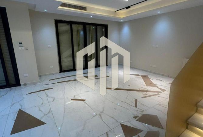 8310801 - Property Image 3