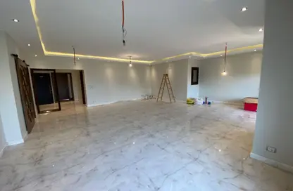 شقة - 4 غرف نوم - 4 حمامات للايجار في ذا كورت ياردز - كمبوندات الشيخ زايد - الشيخ زايد - الجيزة