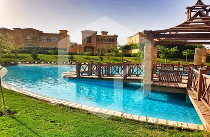 Townhouse - 4 Bedrooms - 4 Bathrooms for sale in Royal Meadows - Sheikh Zayed Compounds - Sheikh Zayed City - Giza