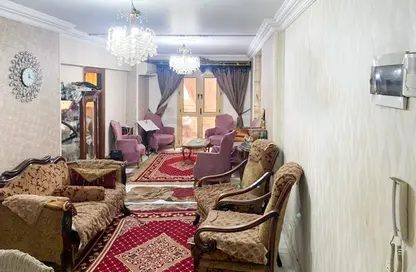 Apartment - 3 Bedrooms - 1 Bathroom for sale in Doctor Helmy Bahgat Badawi St. - Sporting - Hay Sharq - Alexandria