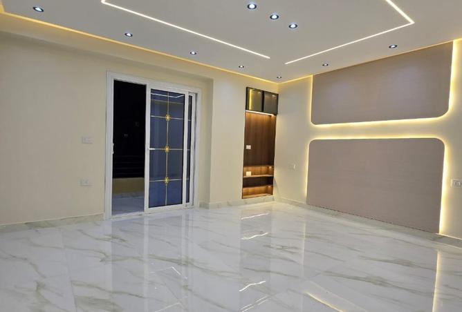 8230833 - Property Image 2