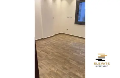 شقة - 3 غرف نوم - 2 حمامات للايجار في تاج سلطان - الطريق الدائري - القاهرة