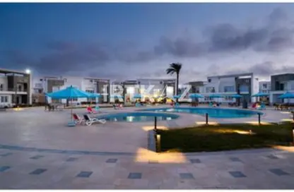 Chalet - 2 Bedrooms - 2 Bathrooms for sale in Sea View - Ras Al Hekma - North Coast
