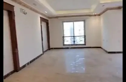 شقة - 3 غرف نوم - 3 حمامات للبيع في شارع عباس العقاد - المنطقة الأولى - مدينة نصر - القاهرة