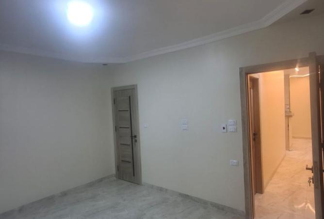 8330721 - Property Image 2