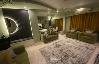 شقة - 3 غرف نوم - 2 حمامات للبيع في شارع 4 - الغردقة - محافظة البحر الاحمر