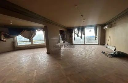 Apartment - 4 Bedrooms - 5 Bathrooms for sale in Al Geish Road - Laurent - Hay Sharq - Alexandria