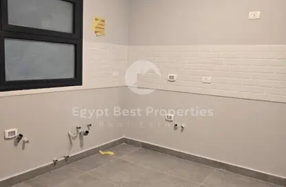 Apartment - 3 Bedrooms - 3 Bathrooms for sale in Village West - Sheikh Zayed Compounds - Sheikh Zayed City - Giza