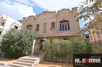 Villa - 7+ Bedrooms - 6 Bathrooms for sale in West Somid - 6 October City - Giza