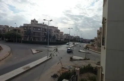 Apartment - 3 Bedrooms - 3 Bathrooms for sale in 4th Neighborhood - 2nd District East - Shorouk City - Cairo